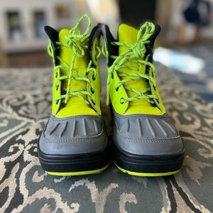 Used Nike Woodside 2 High ACG Boot (GS) Size 2Y